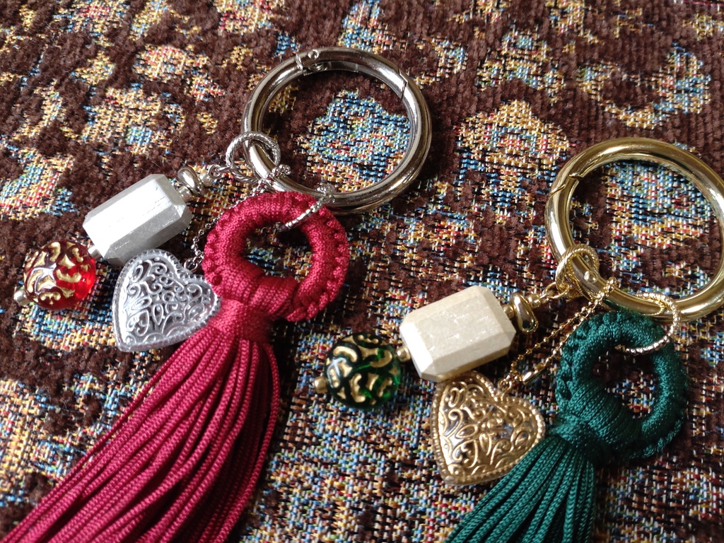 タッセルチャーム