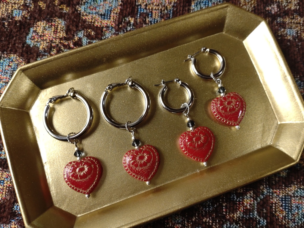 チェコハートビーズ耳飾り