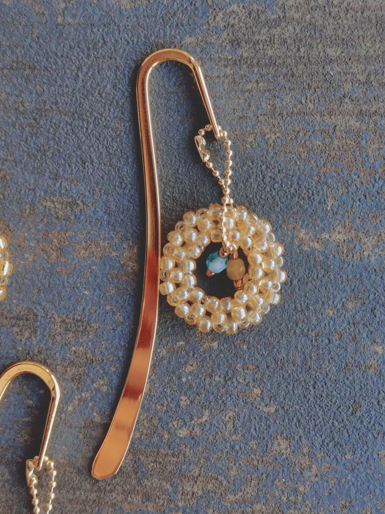 スーシュカブックマーカー