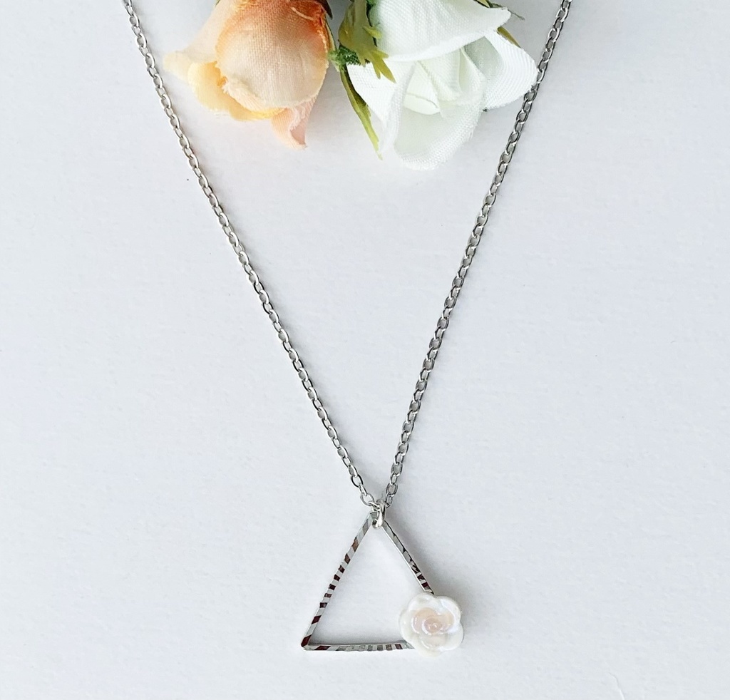 シリウスのバラ煌めく冬の大三角ネックレス