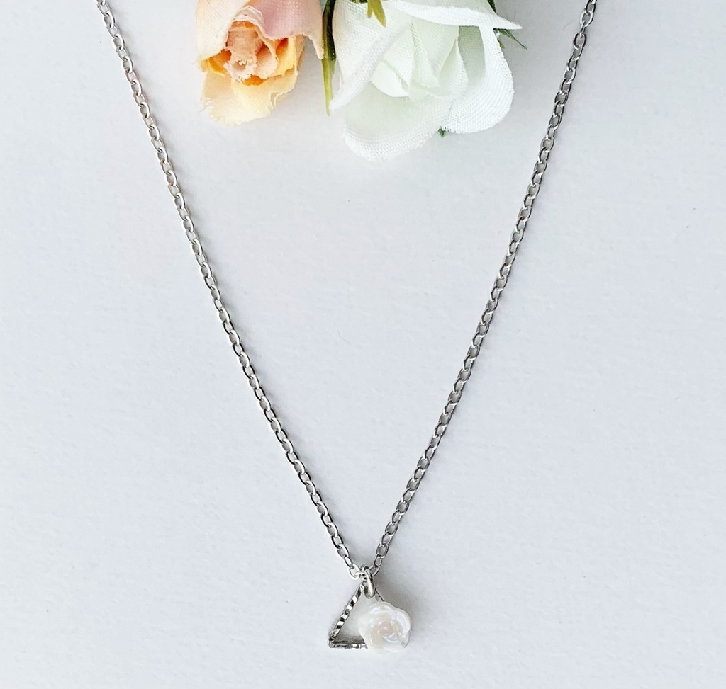 シリウスのバラ煌めく冬の大三角ネックレス