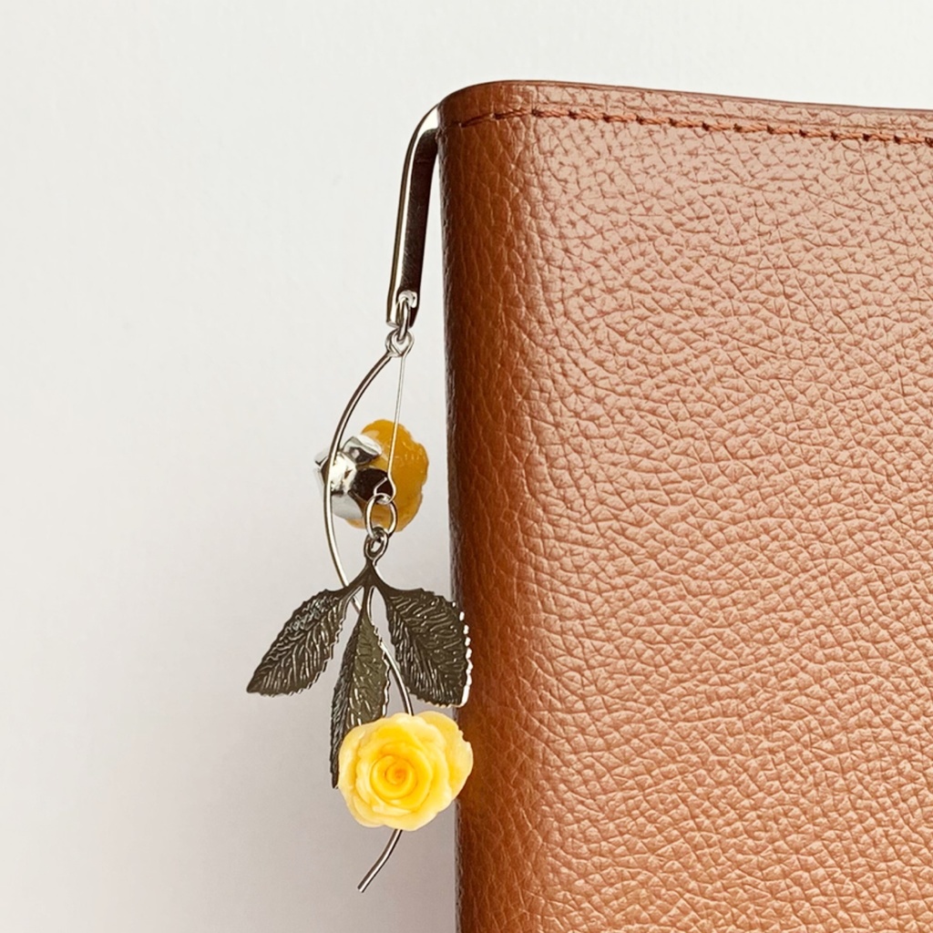 黄薔薇 つるバラのしおり