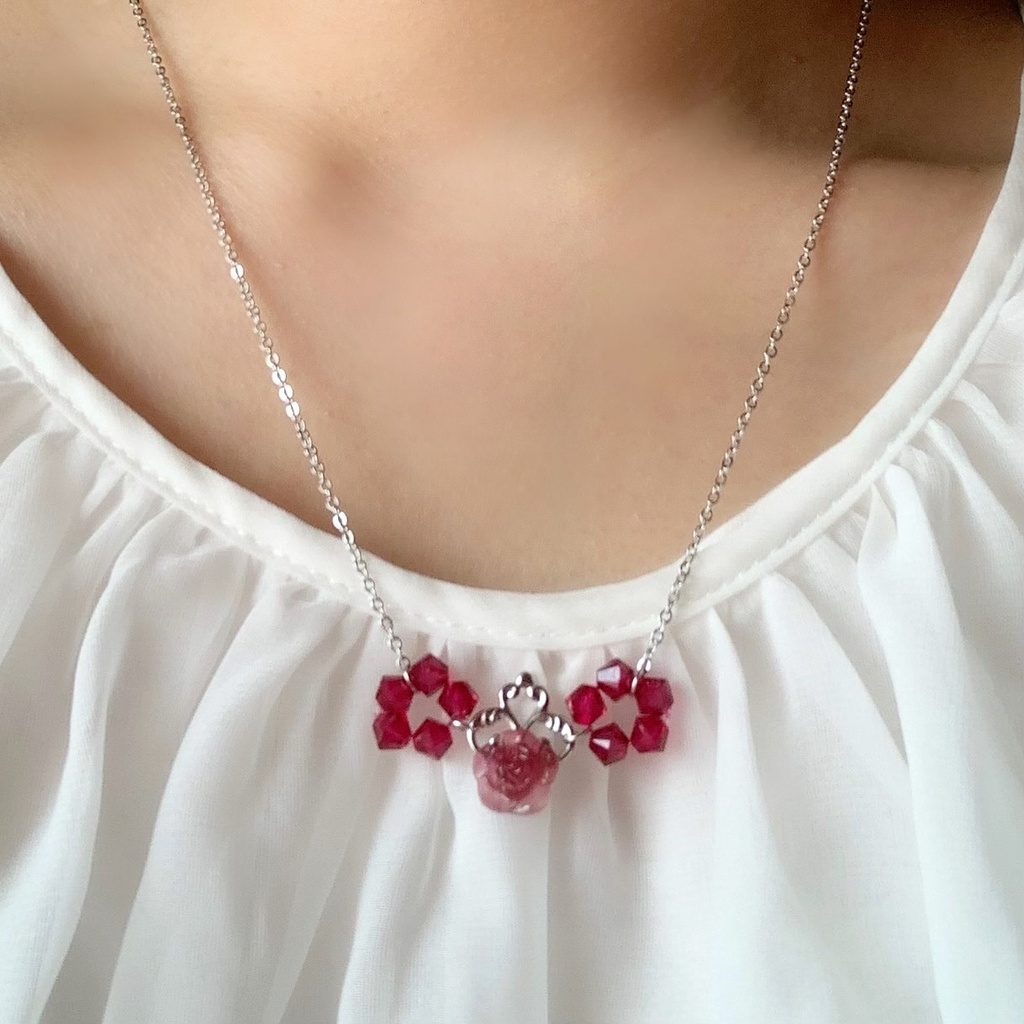 ルビーのバラカーニバルネックレス