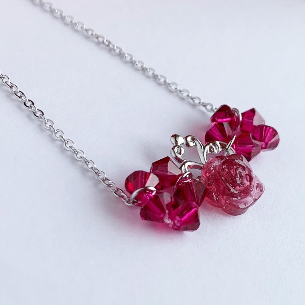 ルビーのバラカーニバルネックレス