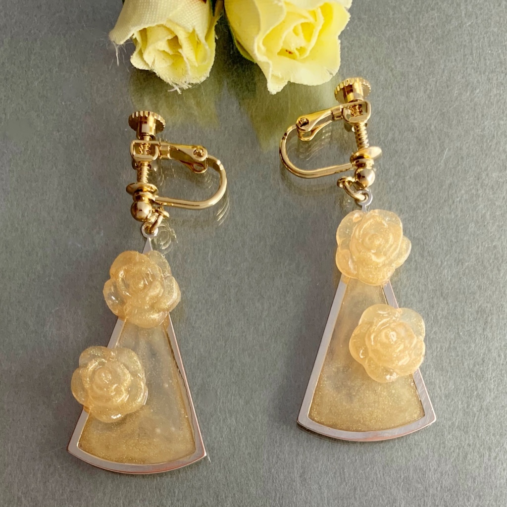 バラのシャンパンイヤリング・ピアス