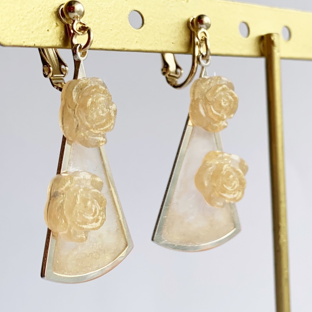 バラのシャンパンイヤリング・ピアス