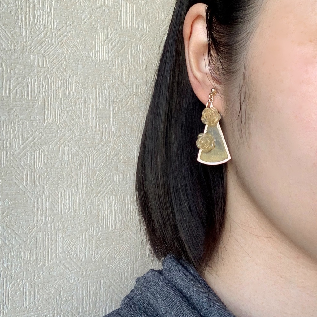 バラのシャンパンイヤリング・ピアス