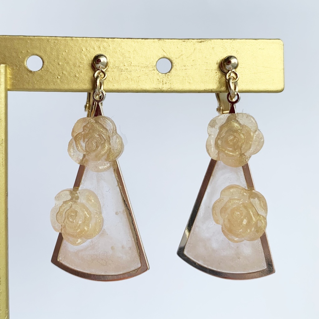 バラのシャンパンイヤリング・ピアス