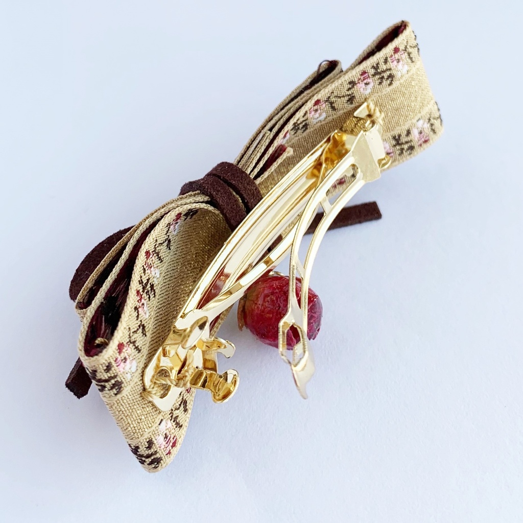 チロリアンリボンとバラのバレッタ