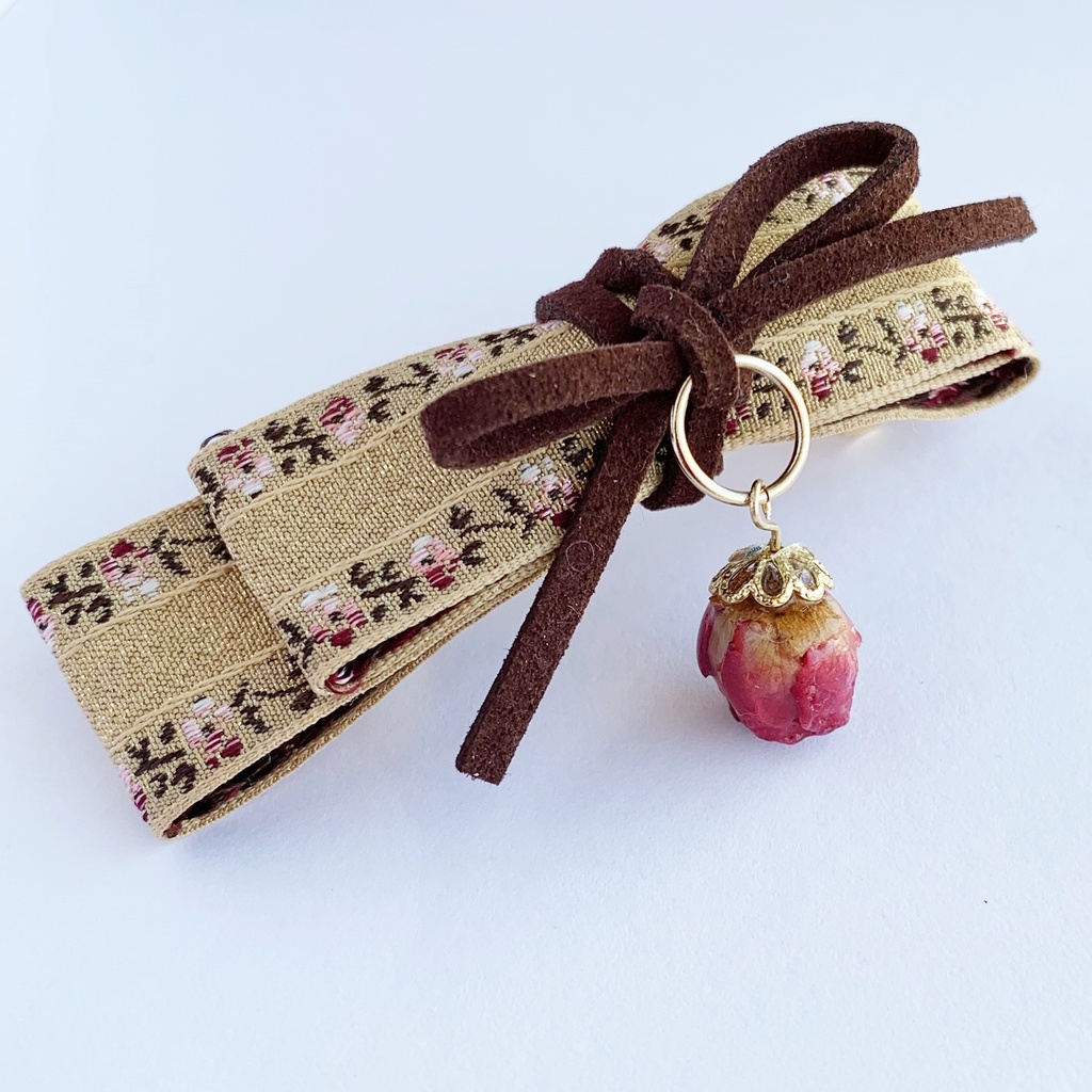 チロリアンリボンとバラのバレッタ