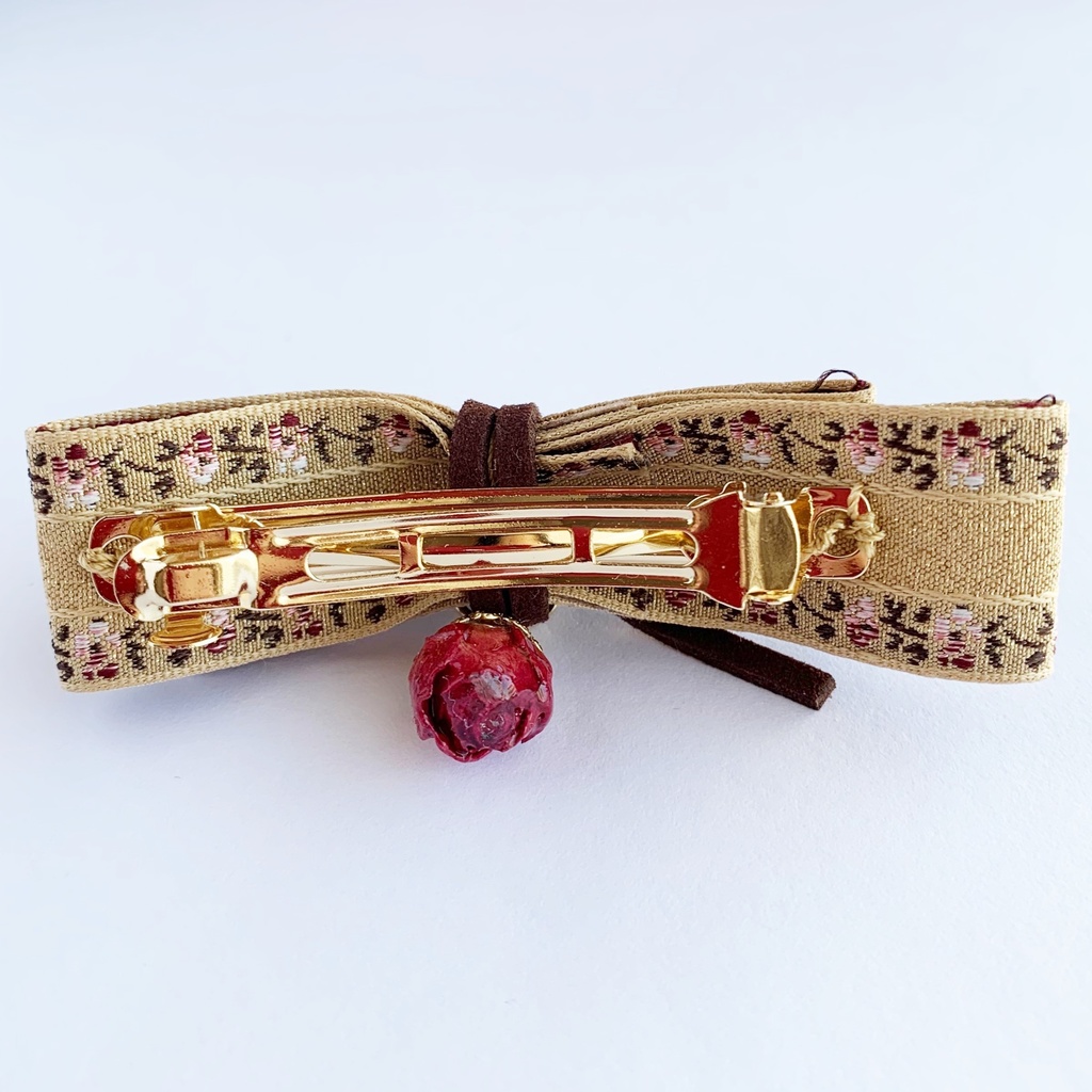 チロリアンリボンとバラのバレッタ