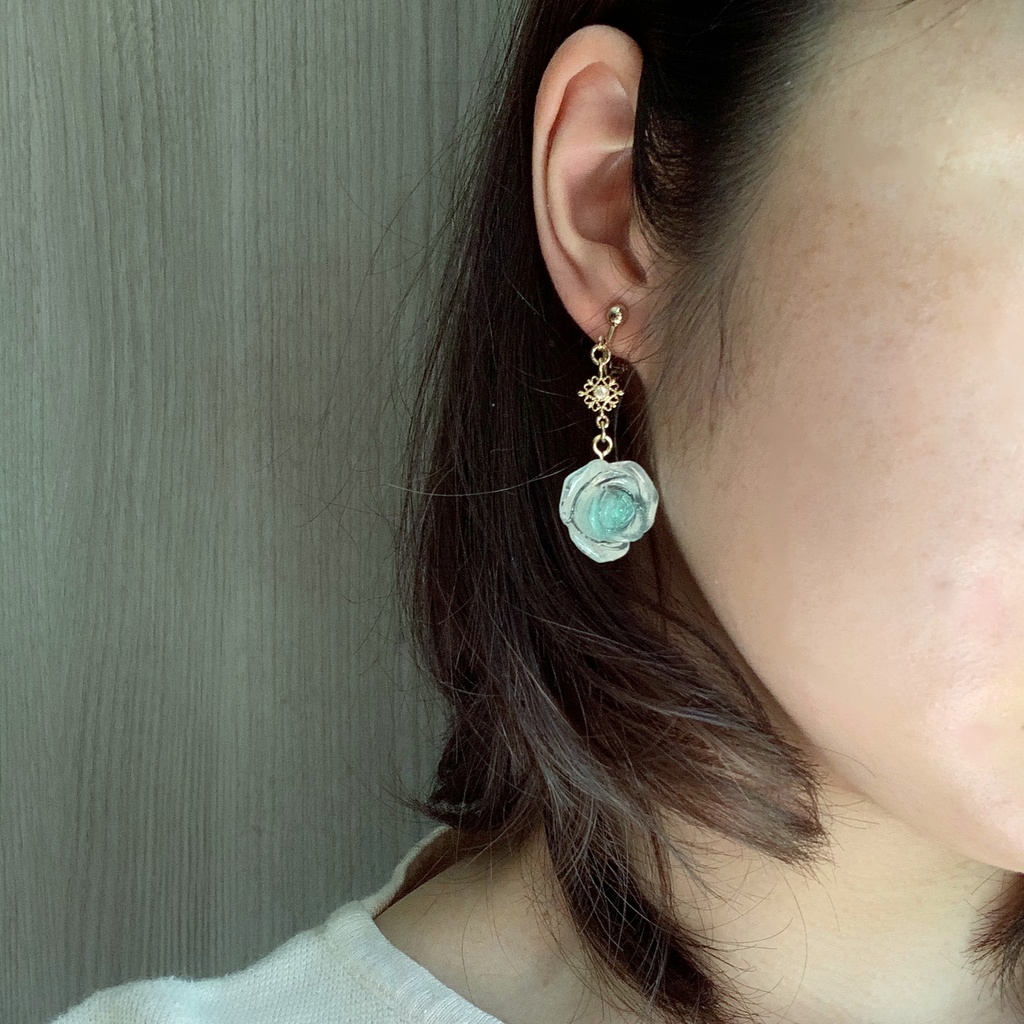 ホワイトローズ・クリスマスイヤリング・ピアス・ネックレス