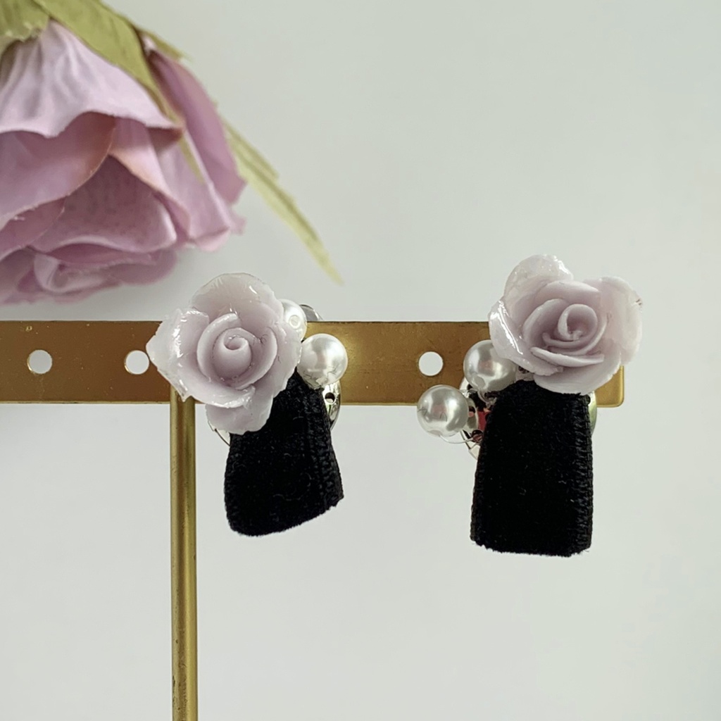 薔薇とベロアリボンのイヤリング・ピアス