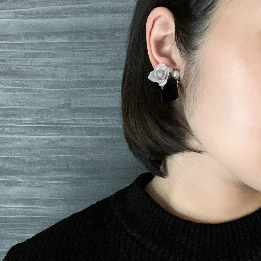 薔薇とベロアリボンのイヤリング・ピアス