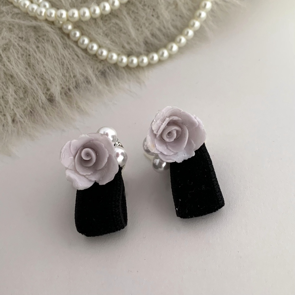 薔薇とベロアリボンのイヤリング・ピアス