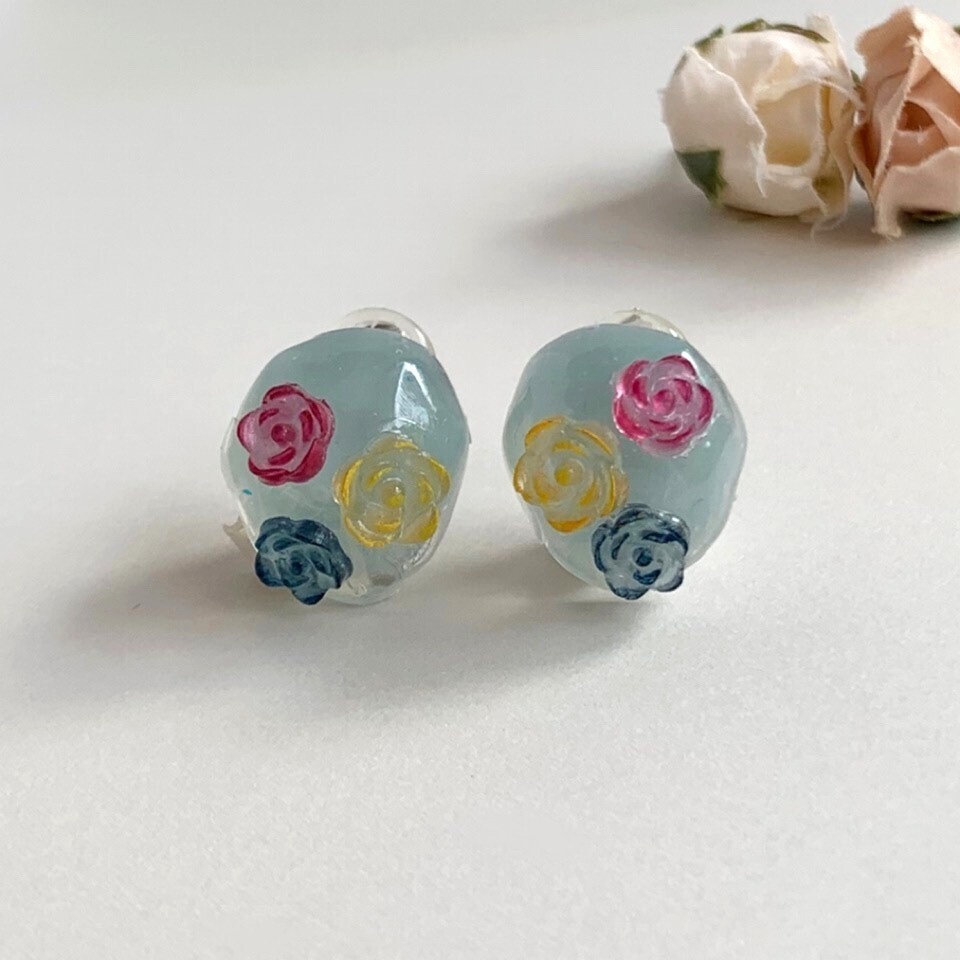 薔薇手水のイヤリング・ピアス