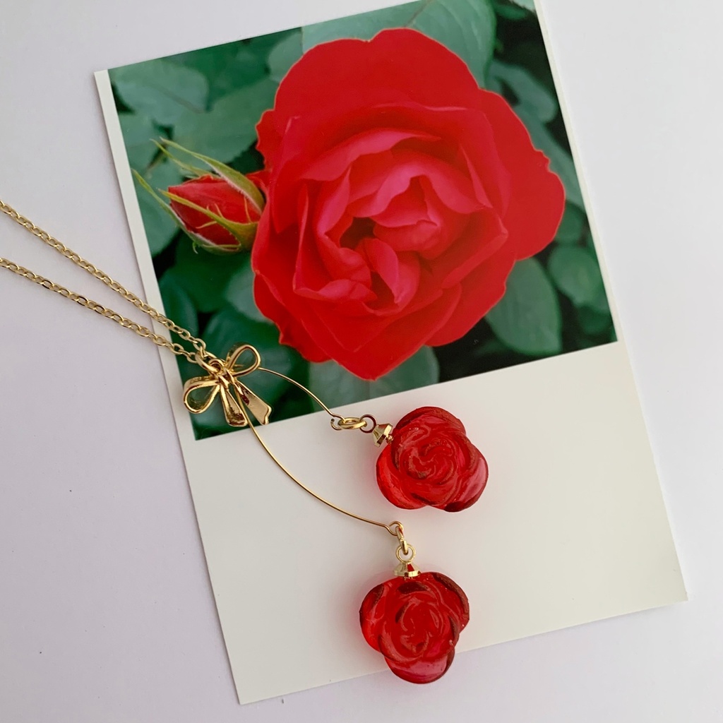 薔薇のさくらんぼネックレス