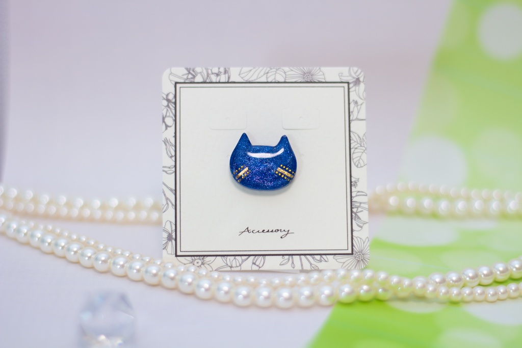 尾猫ピンバッジ