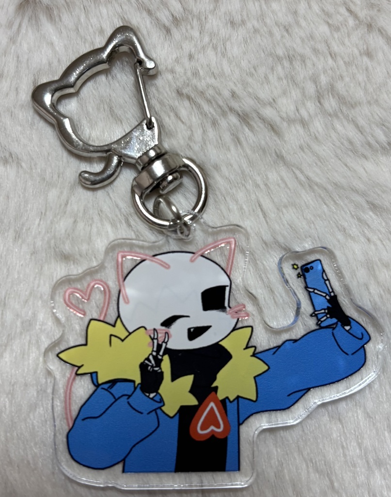 ⚠️作成ミスにより小さくしてしまいましたので値引きしてます⚠️「5cm」継続組ソロ両面アクキー「リボン結びマーダー」「食いしん坊ホラー」「自撮りキラー」