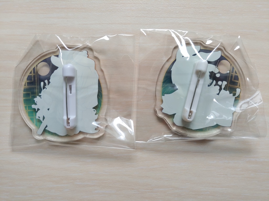 月うさぎ-アクリルブローチ