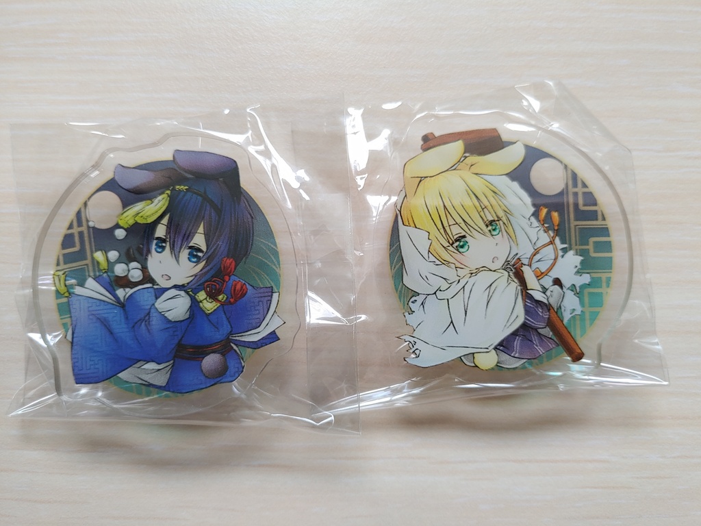 月うさぎ-アクリルブローチ