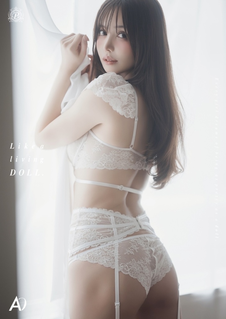 Like a living DOLL.