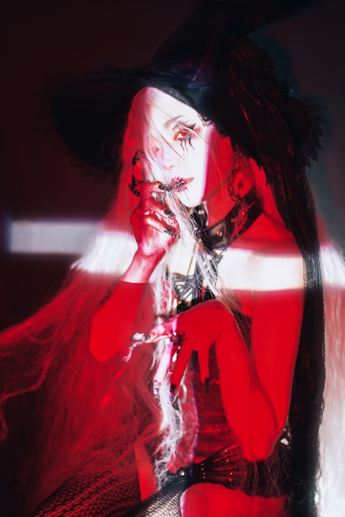 Ely【紅き魔女】