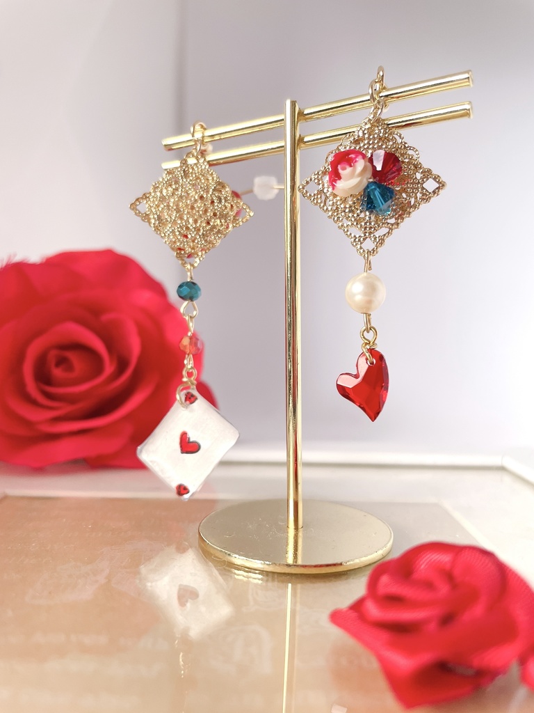 9/11販売開始♡♤アシメトランプピアス(イヤリング)