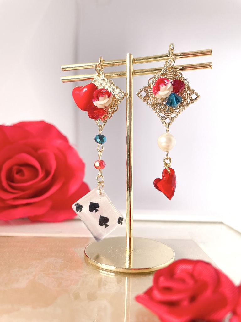 9/11販売開始♡♤アシメトランプピアス(イヤリング)