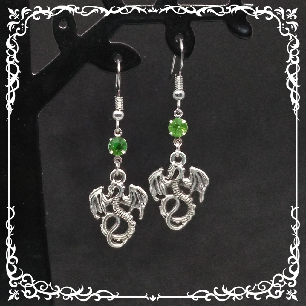 マレウス　イメージピアス/イヤリング