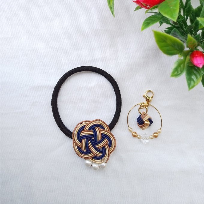 刀剣男士の梅結びのヘアゴムとチャーム