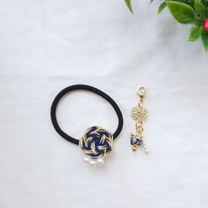 刀剣男士の梅結びのヘアゴムとチャーム