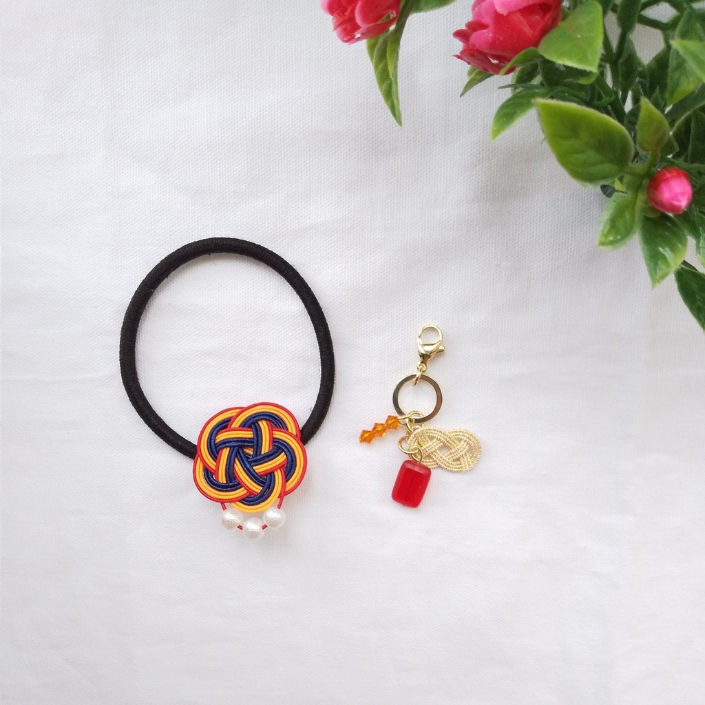 刀剣男士の梅結びのヘアゴムとチャーム