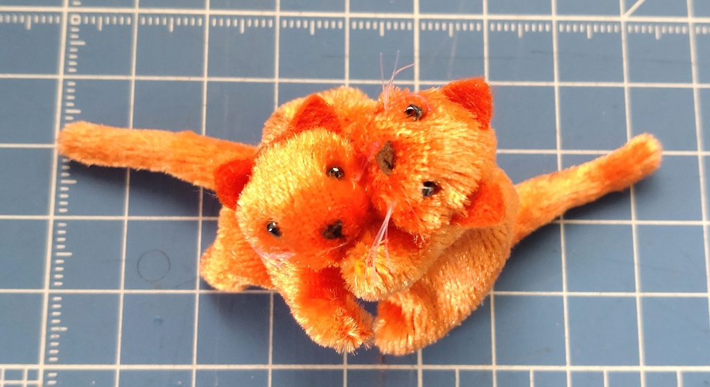 『ねこかぶり』(「猫をかぶる」体現アイテム)