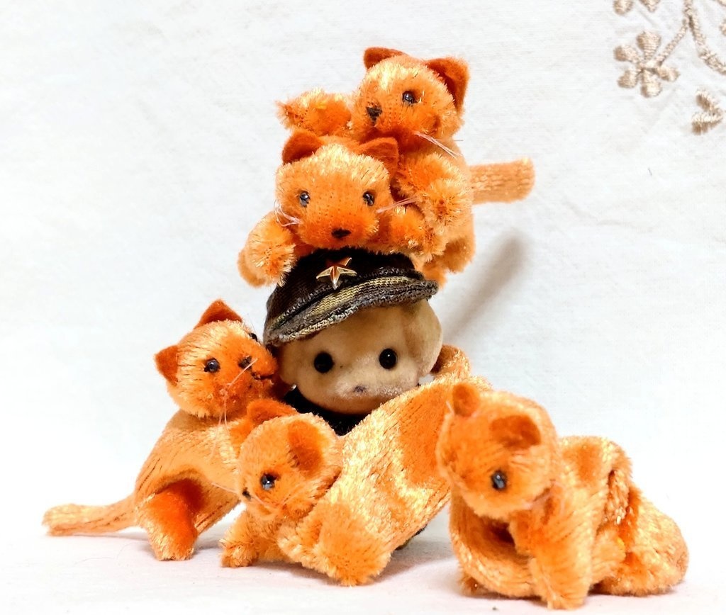 『ねこかぶり』(「猫をかぶる」体現アイテム)