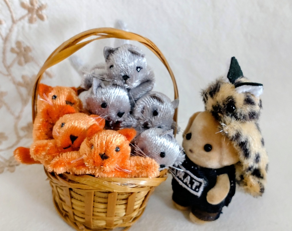 『ねこかぶり』(「猫をかぶる」体現アイテム)