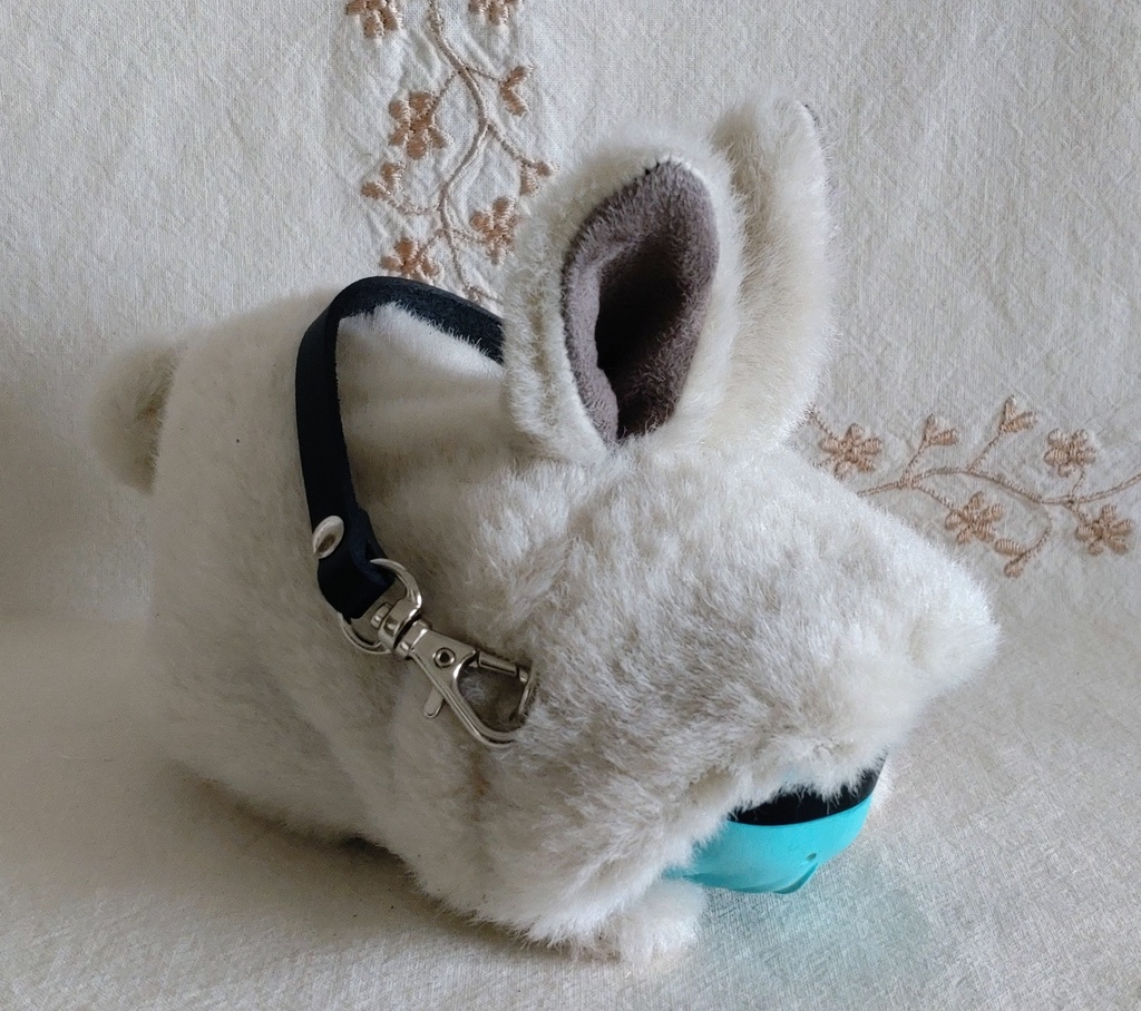 【made in rabbit field】ねんどろいどどーるサイズ&オビツろいど対応『きゃりぐるみ』🐾本革製ストラップ付