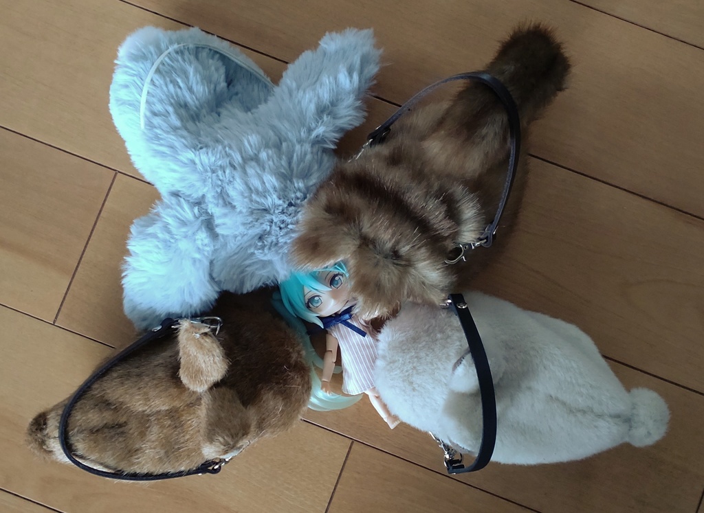 【made in rabbit field】ねんどろいどどーるサイズ&オビツろいど対応『きゃりぐるみ』🐾本革製ストラップ付