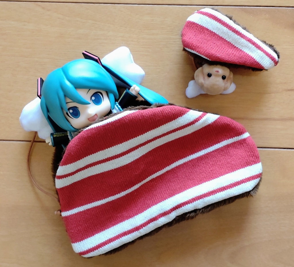 アフターイベント特価❗️【made in rabbit field】ねんどろ&ねんどーる小物❋ねんねこステーキ/リバーシブル仕様ホネまくら付