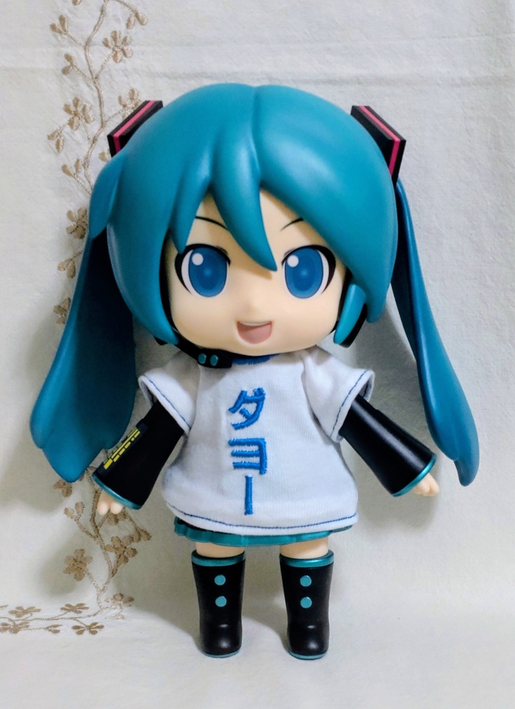 【made in rabbit field】ねんどろらーじコスチューム＊「ミク」「ダヨー」刺繍Tシャツ