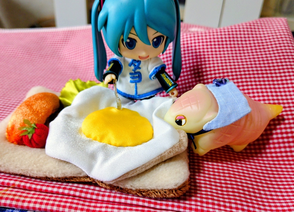 ねんどろ&ねんどーる小物『ねんねこ月見サンド』