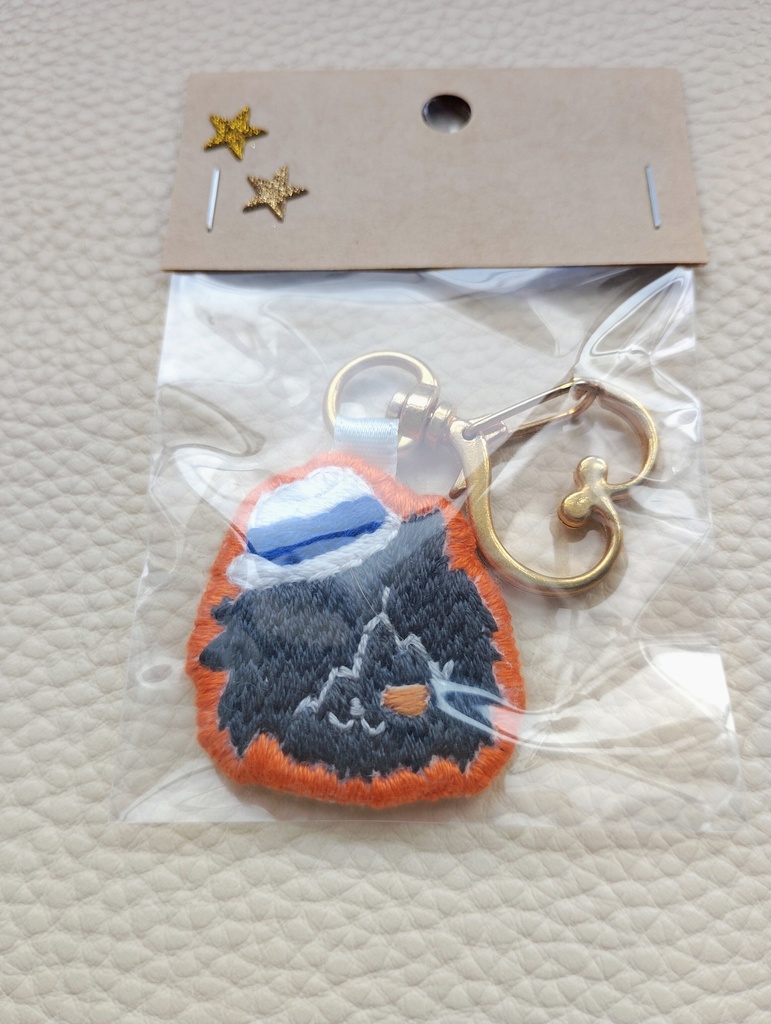 ぽめ刺繍キーホルダー【あの帽子】