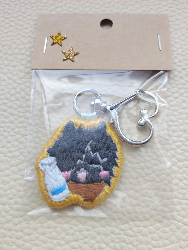 ぽめ刺繍キーホルダー【なんかうまい飲みもん】
