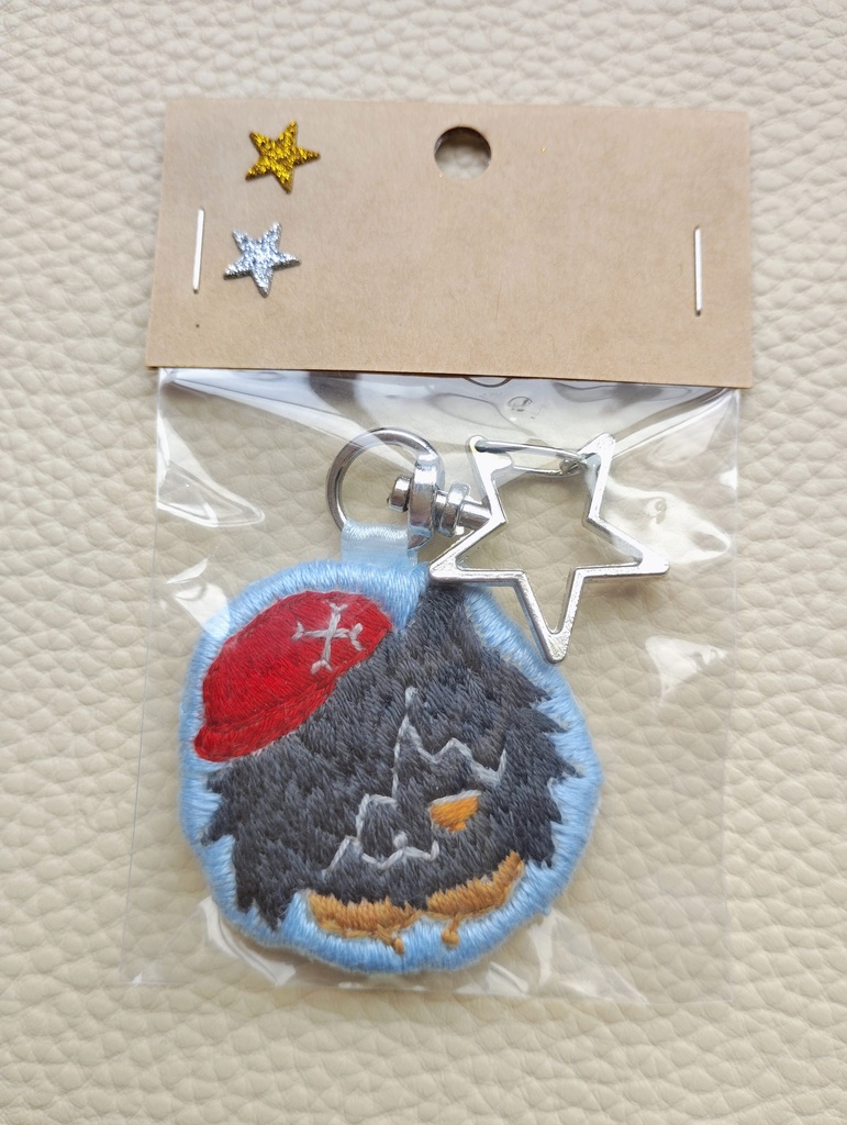 ぽめ刺繍キーホルダー【キャスケット】