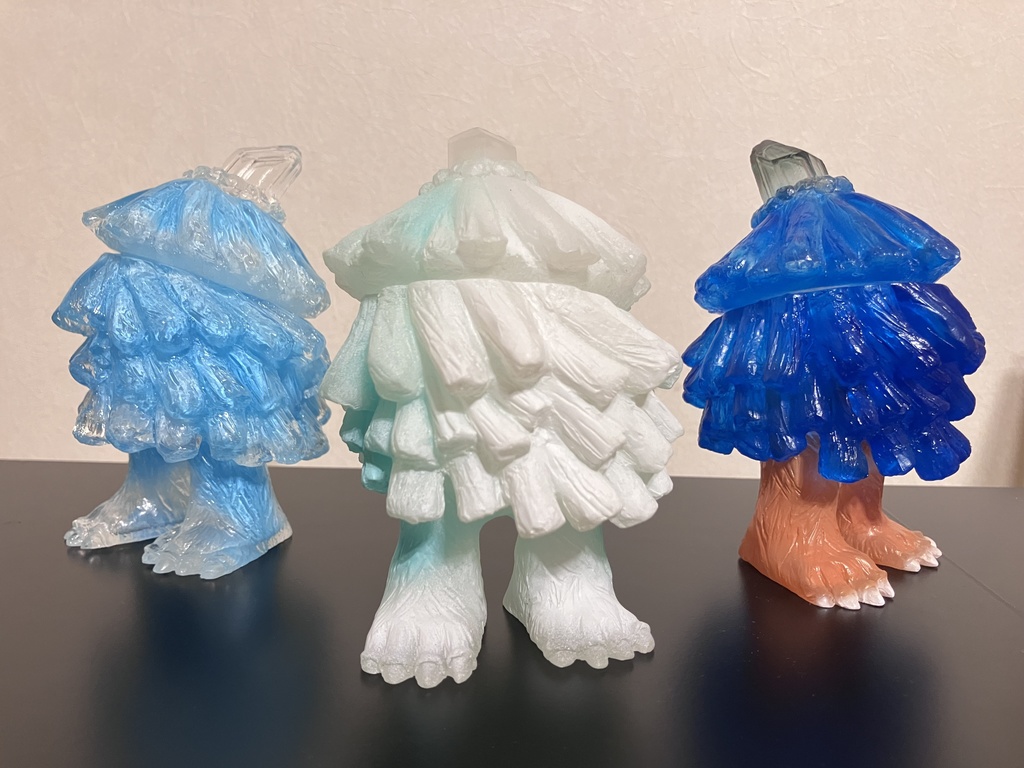 ソフビ「旅するコダマ-翡翠原石」