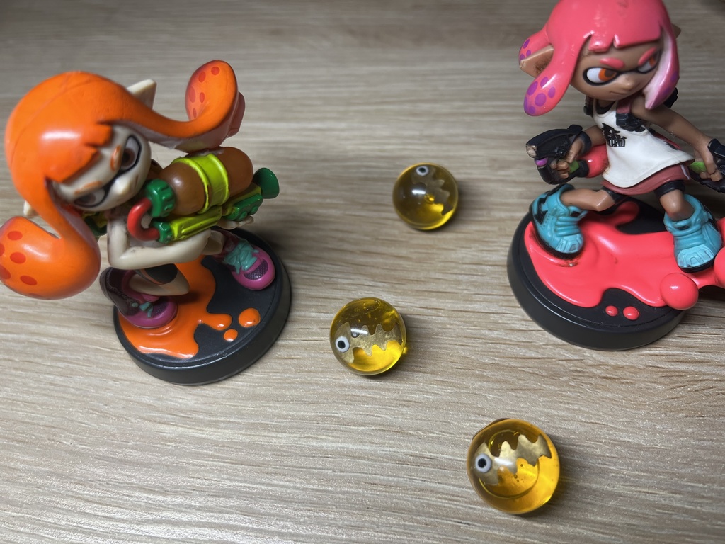 最安値に挑戦 スプラトゥーン3 キーホルダー 金イクラ SALMON LAN