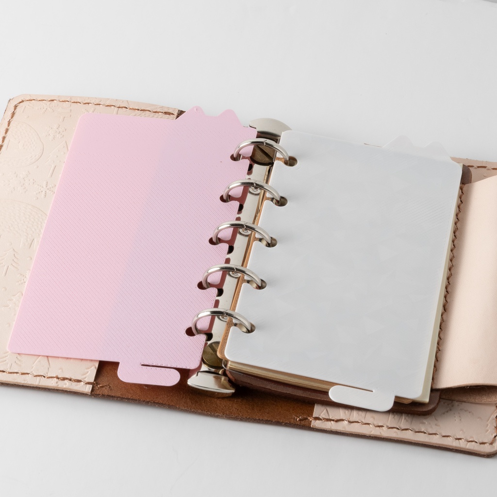 【3Dプリント製】2枚セット/M5サイズ手帳用「ねこのみみしっぽインデックス 桜色」ダイヤモンド柄