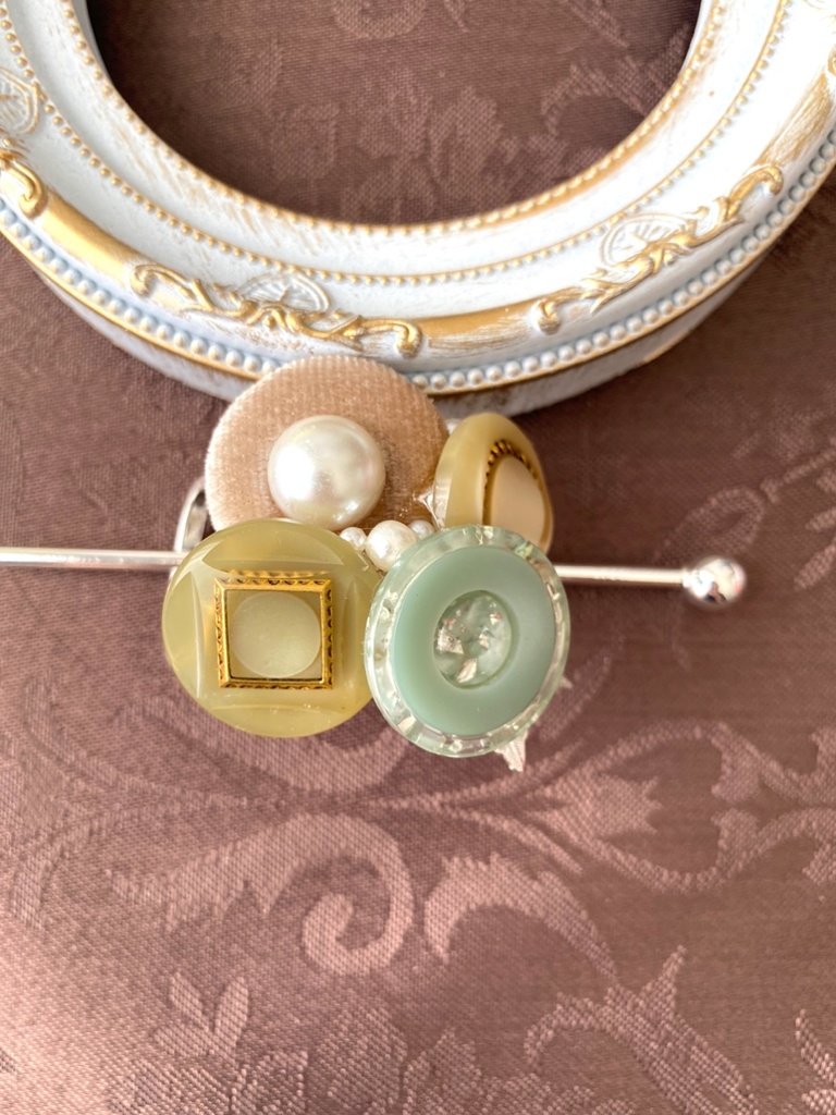 ※訳ありB品 ボタンマジェステ グリーンベージュ①