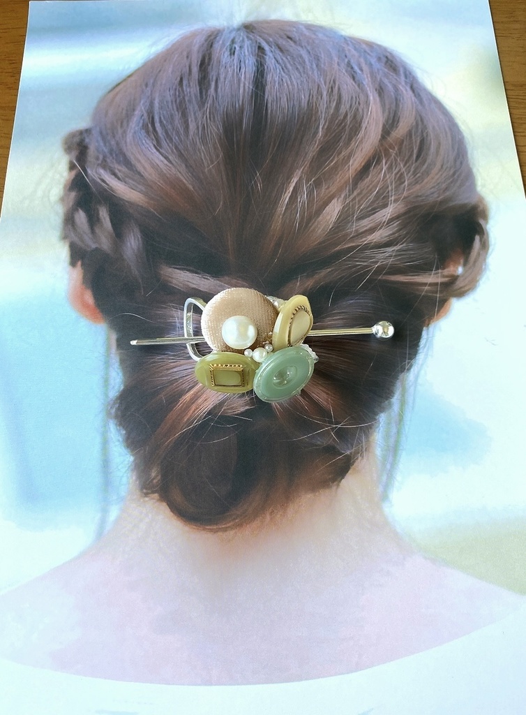 ※訳ありB品 ボタンマジェステ グリーンベージュ①