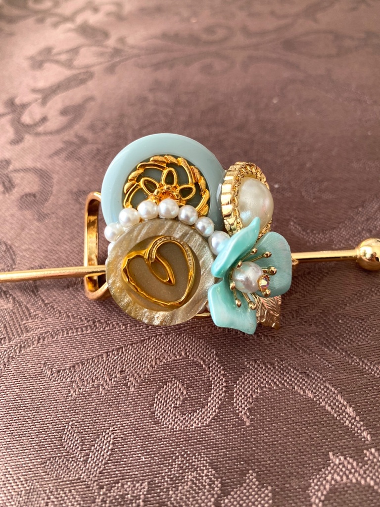 ボタンマジェステ グリーンターコイズとハートベージュ